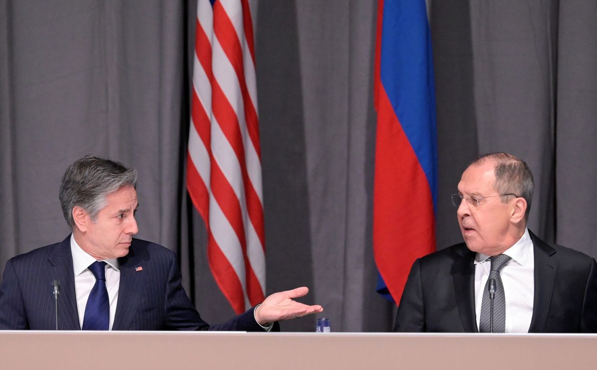 Блінкен та Лавров публічно посперечались через Україну, – Bloomberg