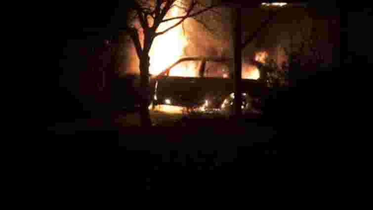 В Ужгороді згоріли два автомобілі журналіста Павла Білецького