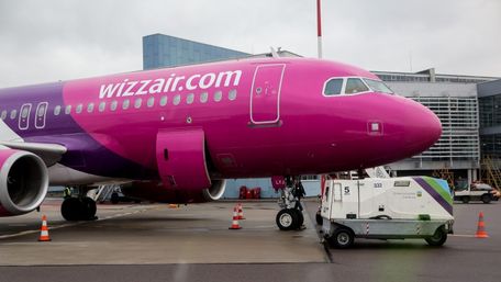 Авіакомпанія Wizz Air тимчасово скасувала 20 маршрутів з України