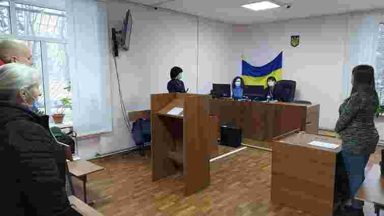 Український суд вперше скасував відсторонення невакцинованої вчительки