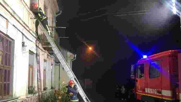 Внаслідок пожежі у центрі Чернівців загинула 45-річна жінка