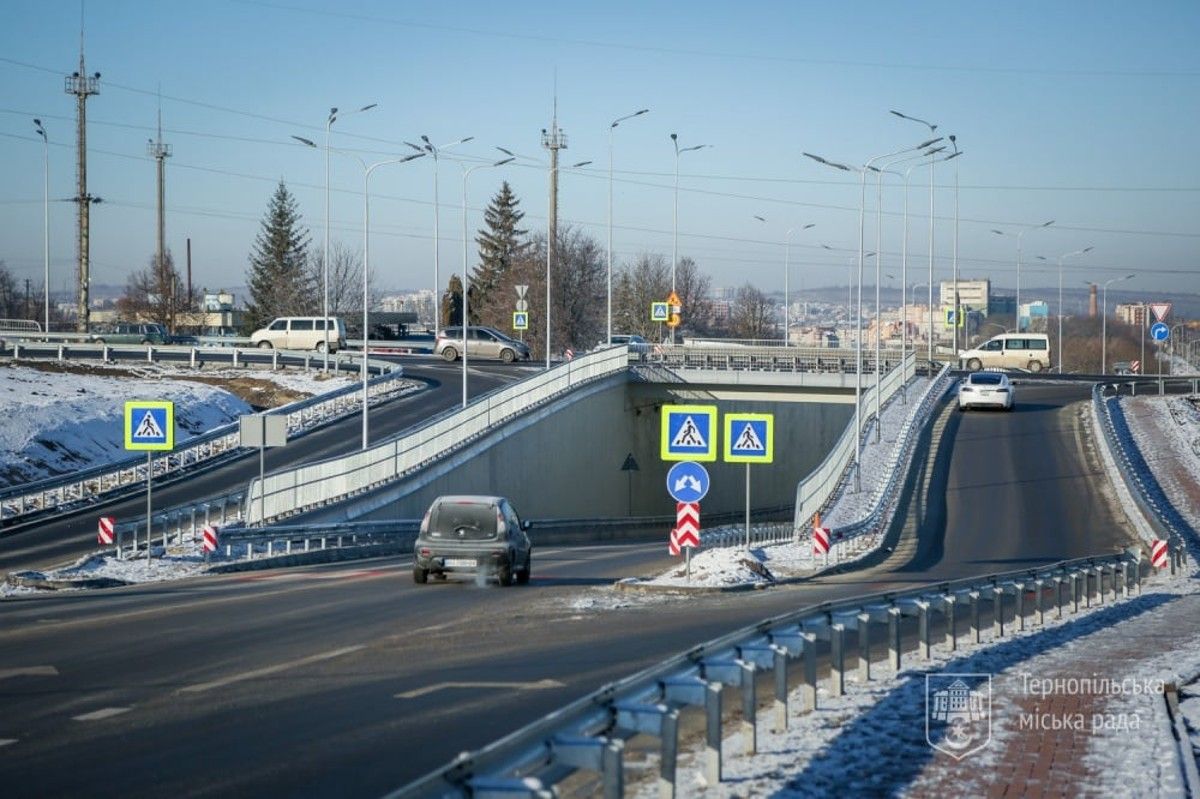 На околиці Тернополя відкрили нову дворівневу автомобільну розв'язку