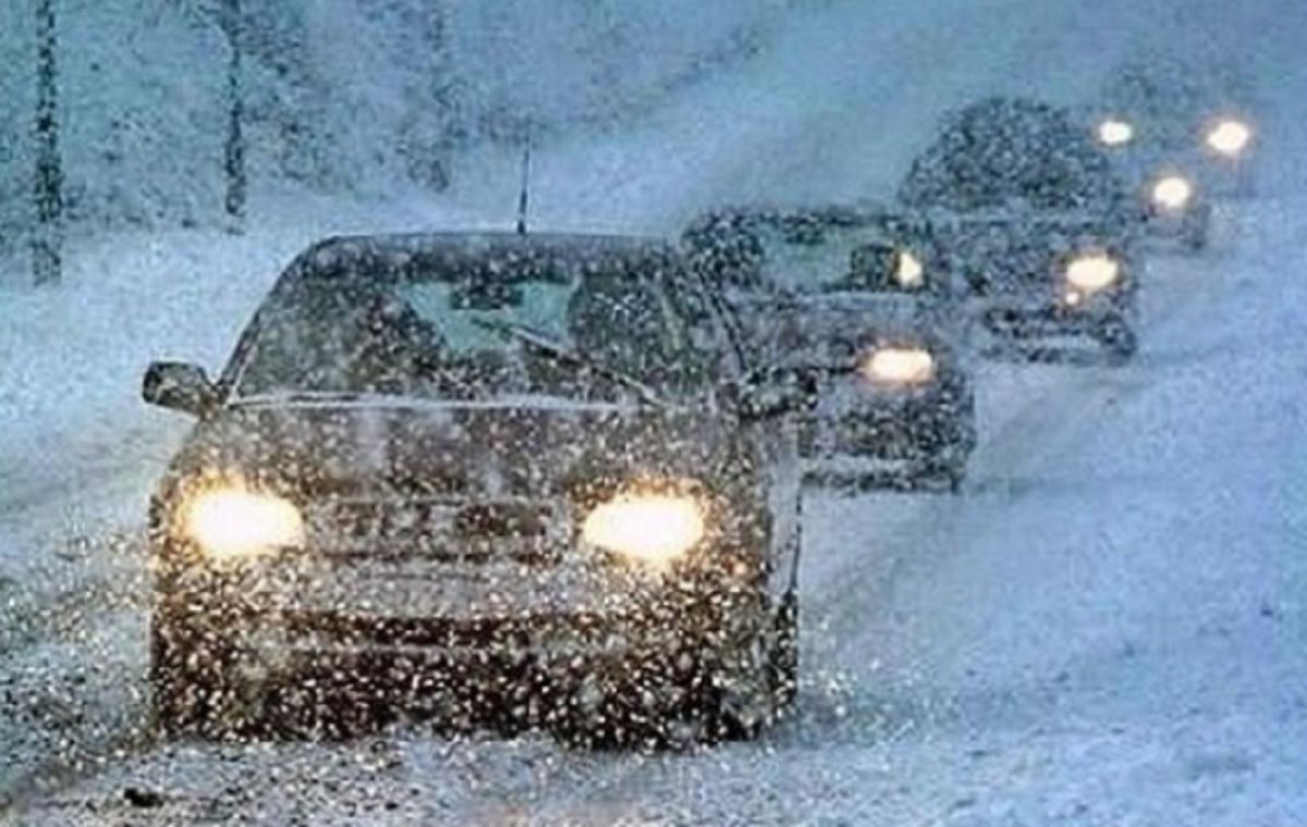 Водіїв попереджають про ожеледицю на дорогах Львова та області