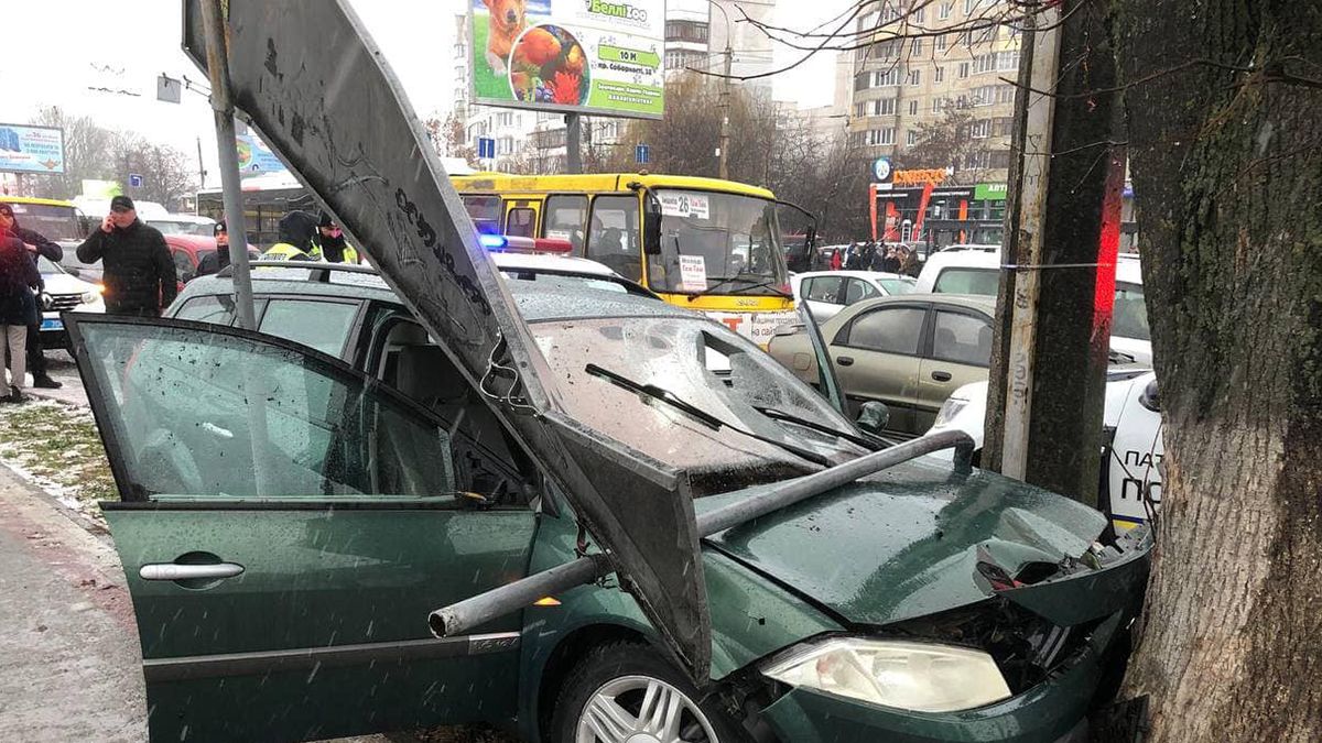 Під час втечі від поліції підліток в’їхав у натовп на переході у Луцьку