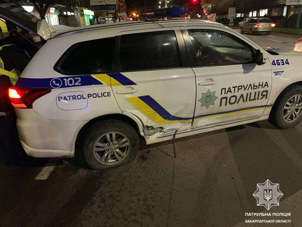 Ужгородські патрульні потрапили в аварію по дорозі на ДТП за участі поліції