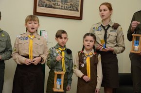 Пластуни привезли до Львова Вифлеємський вогонь