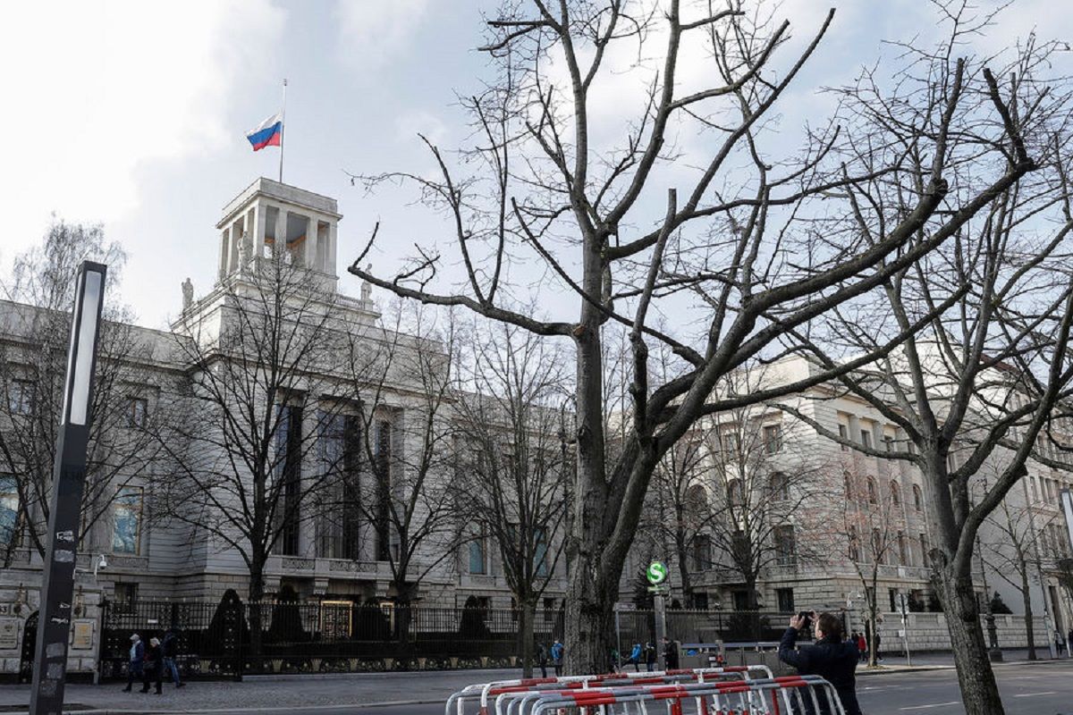 Німеччина оголосила двох російських дипломатів персонами нон ґрата