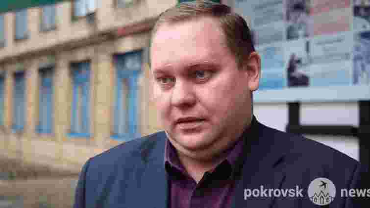 Депутат міськради на Донеччині викинувся з вікна на очах 7-річного сина
