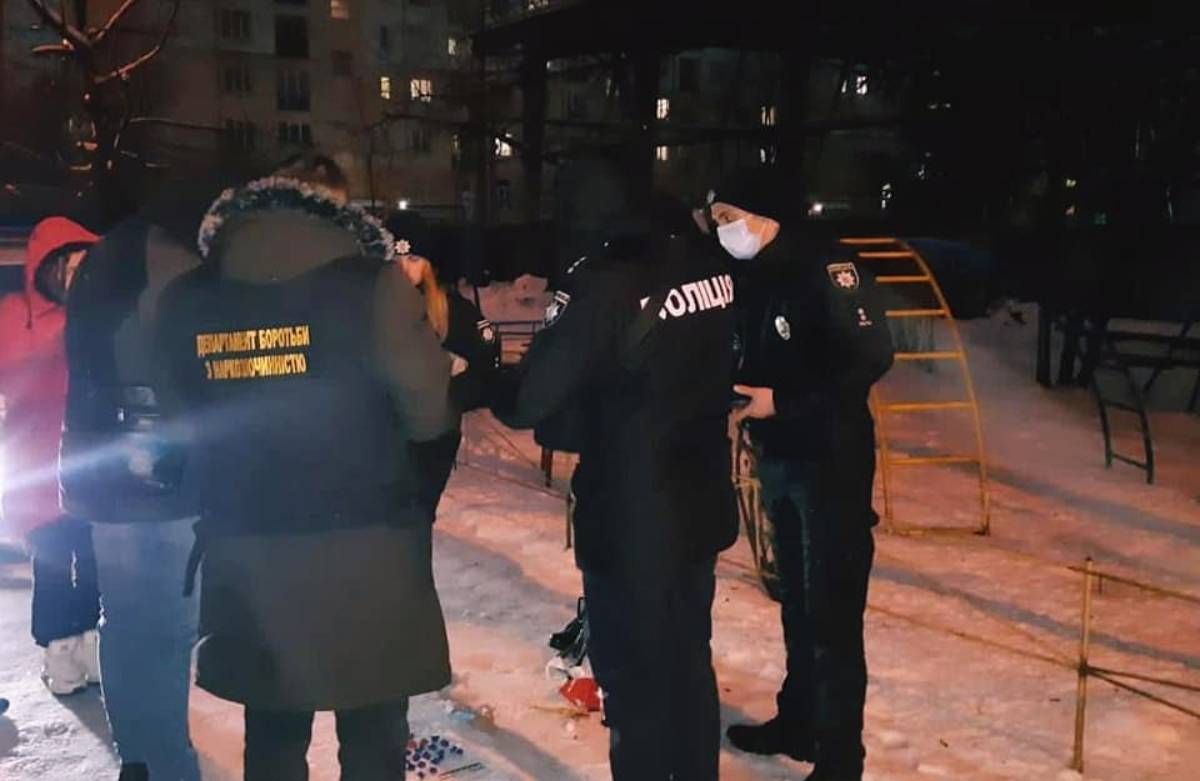 Франківські поліцейські затримали закладчика наркотиків з тримісячним стажем
