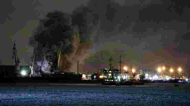 На суднобудівному заводі у Росії загорівся військовий корабель «Проворний»