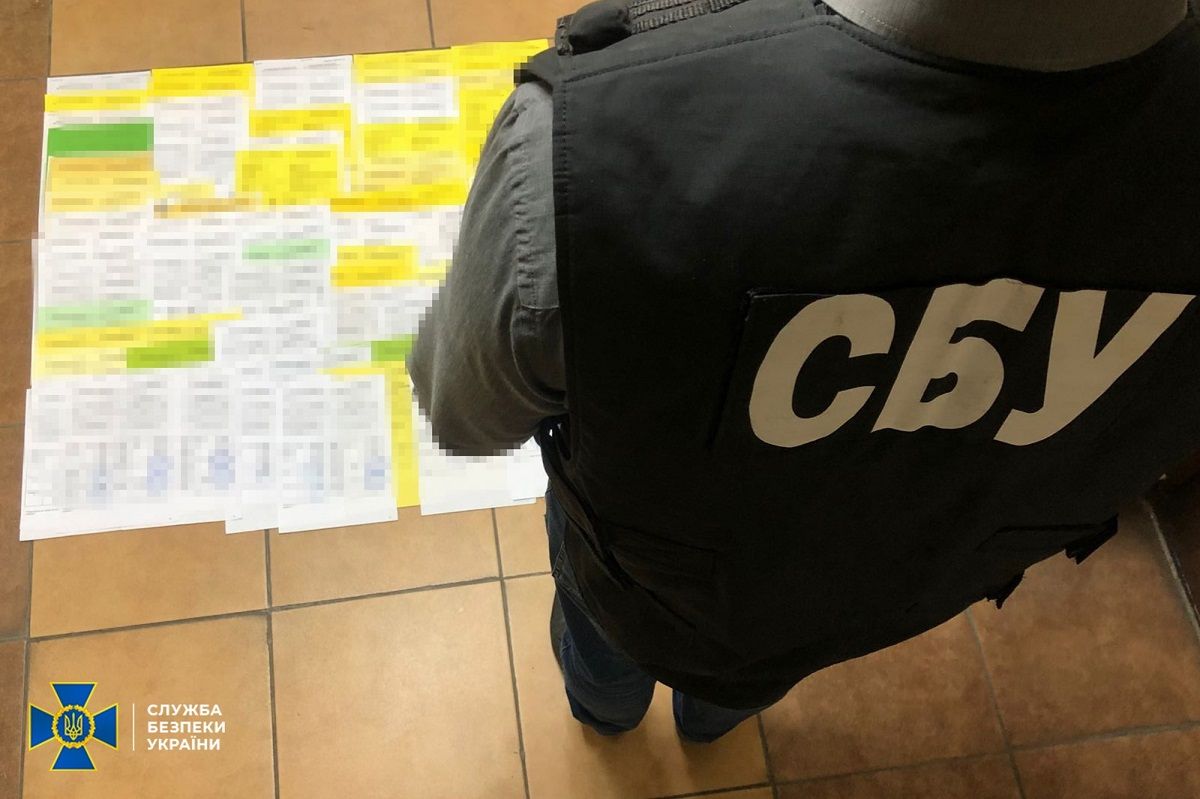СБУ викрила понад 100 угруповань з підробки Covid-документів
