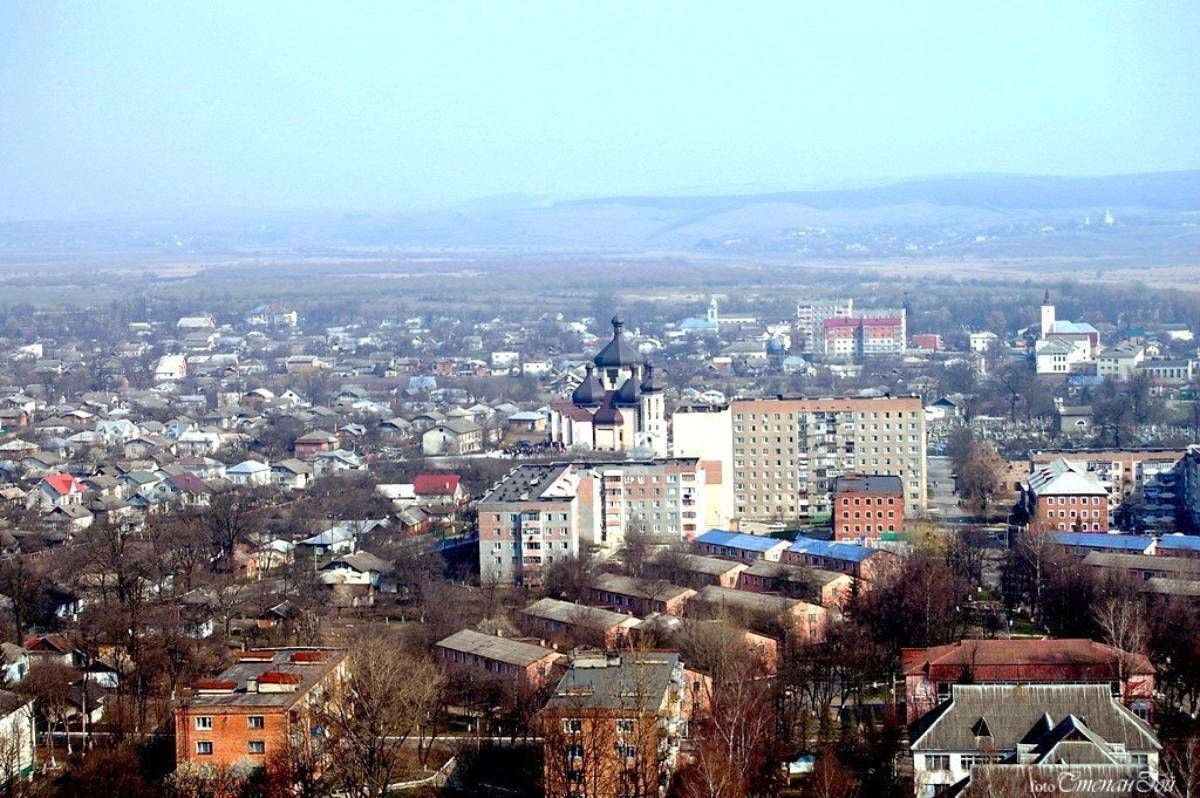 У будинку біля Бурштина знайшли мертвими двох літніх людей

