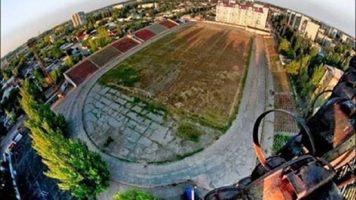 Двоє депутатів оголосили збір коштів для викупу стадіону «Торпедо»