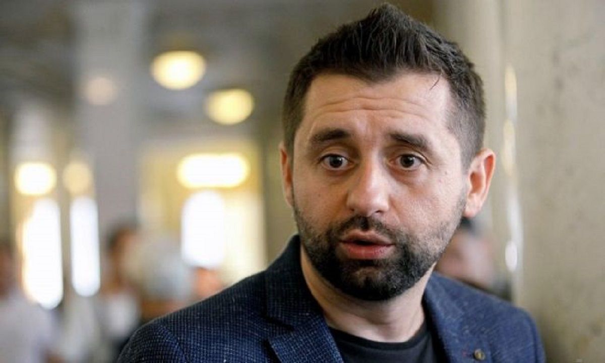 Арахамія літав чартером, який міг оплатити бізнесмен Калюжний, – УП
