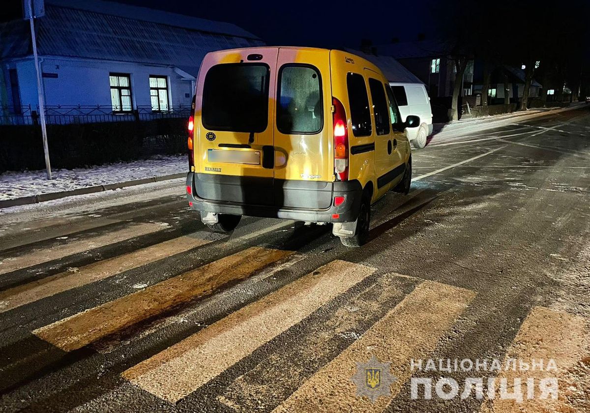У селищі на Волині водій Renault збив на переході 15-річну дівчину
