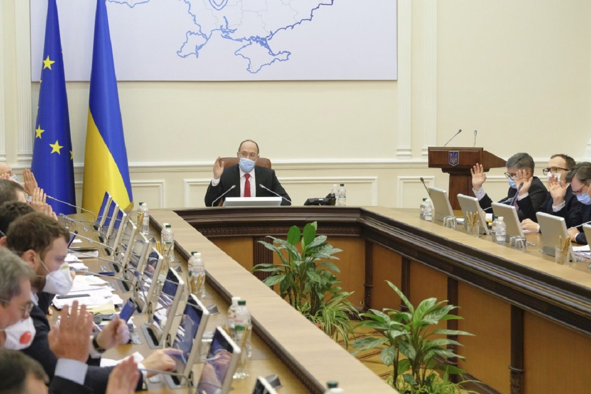 Уряд  звільнив керівника податкової, який пообіцяв скасувати штраф для «Сінево»
