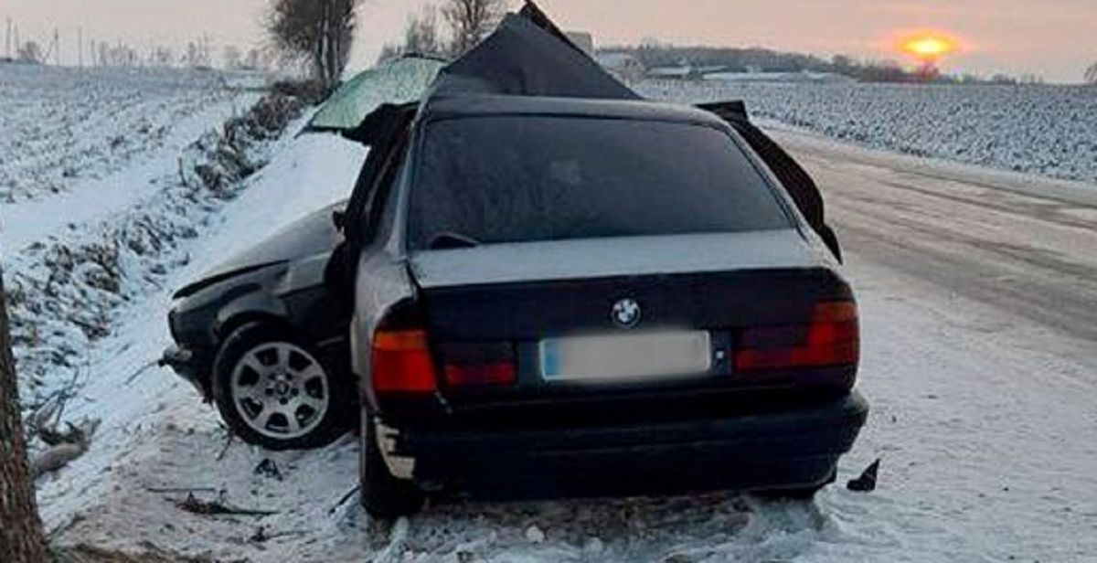 У ДТП біля Нововолинська BMW зігнуло навпіл, водій загинув