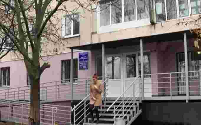 СБУ провела обшуки у львівській амбулаторії в Рясному