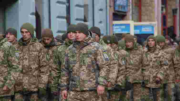 Вулицями Ужгорода пройшов марш військових 128-ї гірсько-штурмової бригади