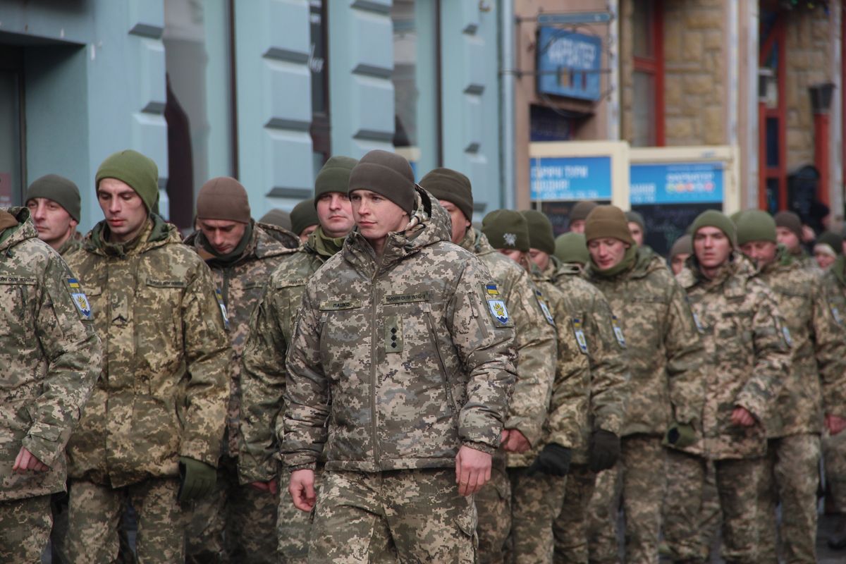 Вулицями Ужгорода пройшов марш військових 128-ї гірсько-штурмової бригади
