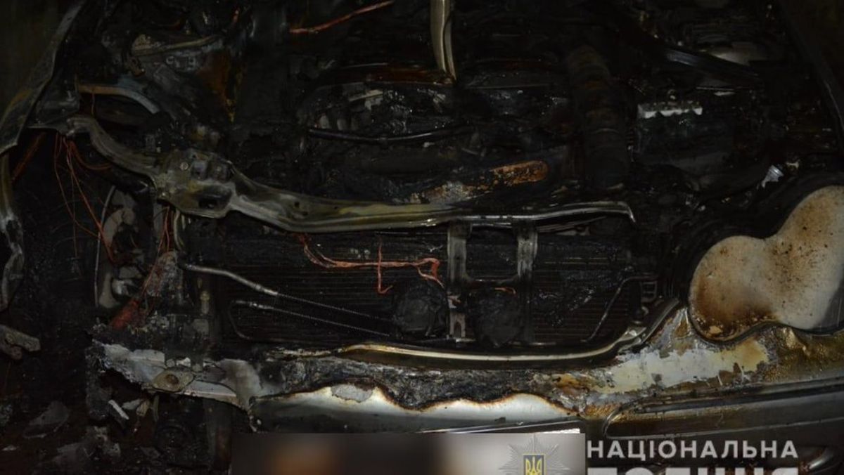 Закарпатця звільнили від покарання за спалений Mercedes колишньої дружини