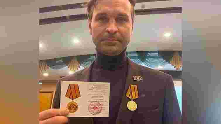 Актор серіалу «Свати» отримав нагороду міністерства оборони РФ