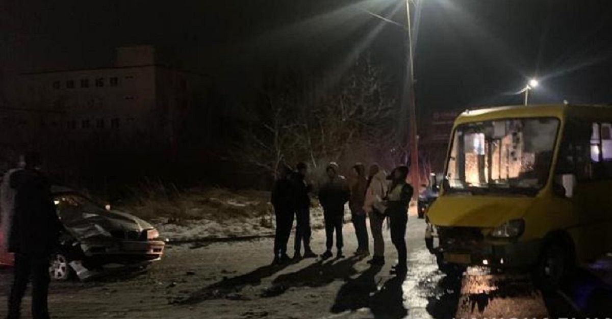 17-річний підліток на BMW вчинив ДТП з маршруткою у Червонограді