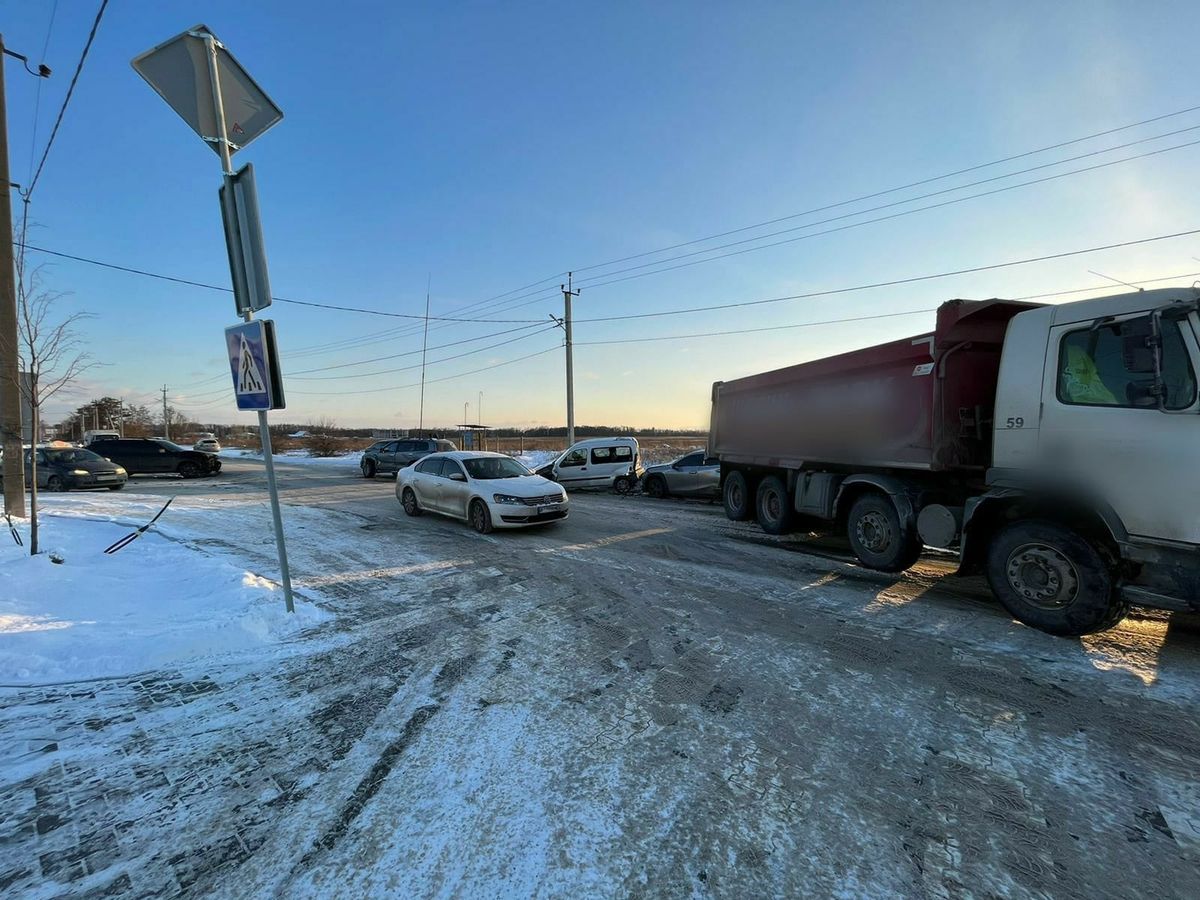 На Тернопільщині п'яний 16-річний хлопець потрапив під колеса вантажівки