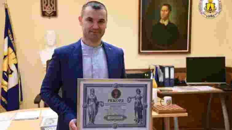 Вперше в Україні університет очолив 35-річний ректор