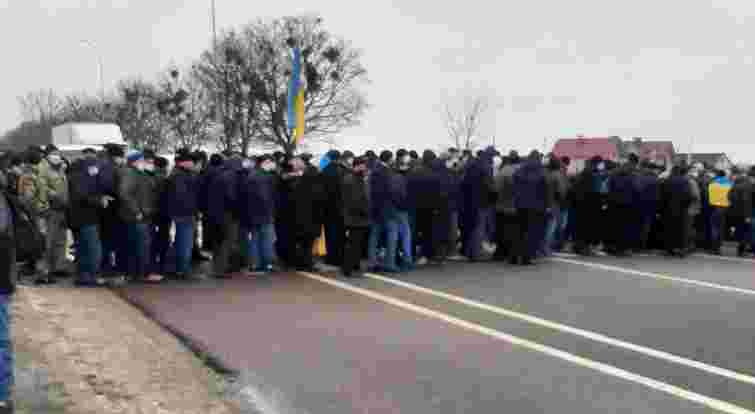 Працівники лісгоспу перекрили рух трасою Київ-Чоп біля Бродів