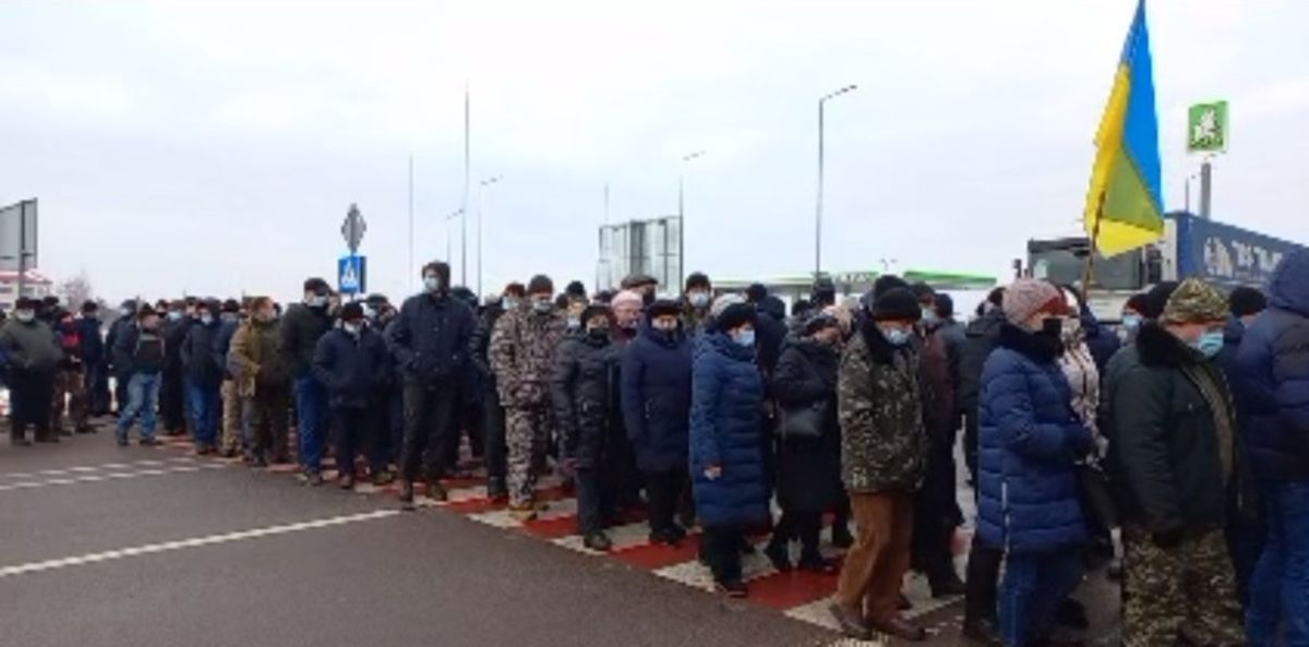 Біля Бродів протестувальники знову перекрили трасу Київ – Чоп