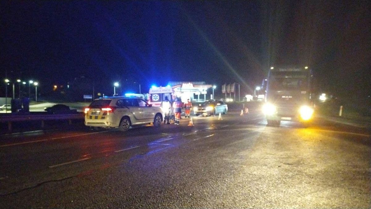 Біля Львова мікроавтобус на смерть збив чоловіка
