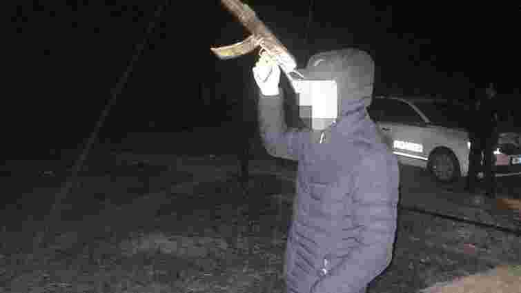 Рівненські поліцейські провели розслідування через відео стрілянини з дерев'яного автомата