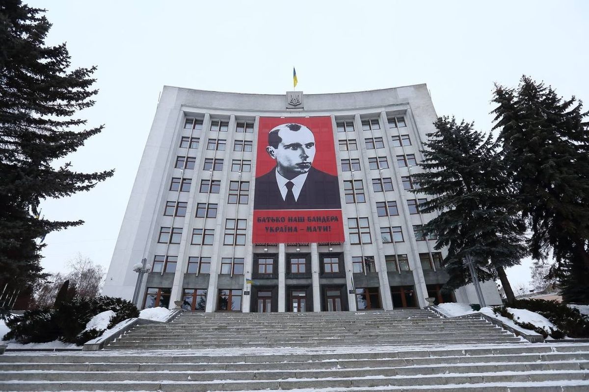 Тернопільський банер з Бандерою внесли у Книгу рекордів України