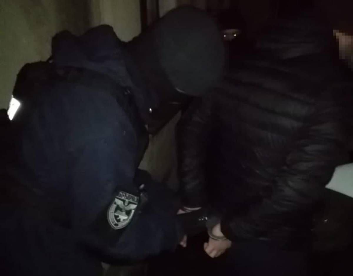 У Франківську затримали рекетирів за вимагання у власника магазину 200 тис. грн