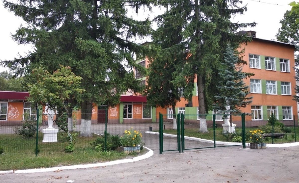 Суд відмовив у поверненні на роботу невакцинованій вчительці з Волині 