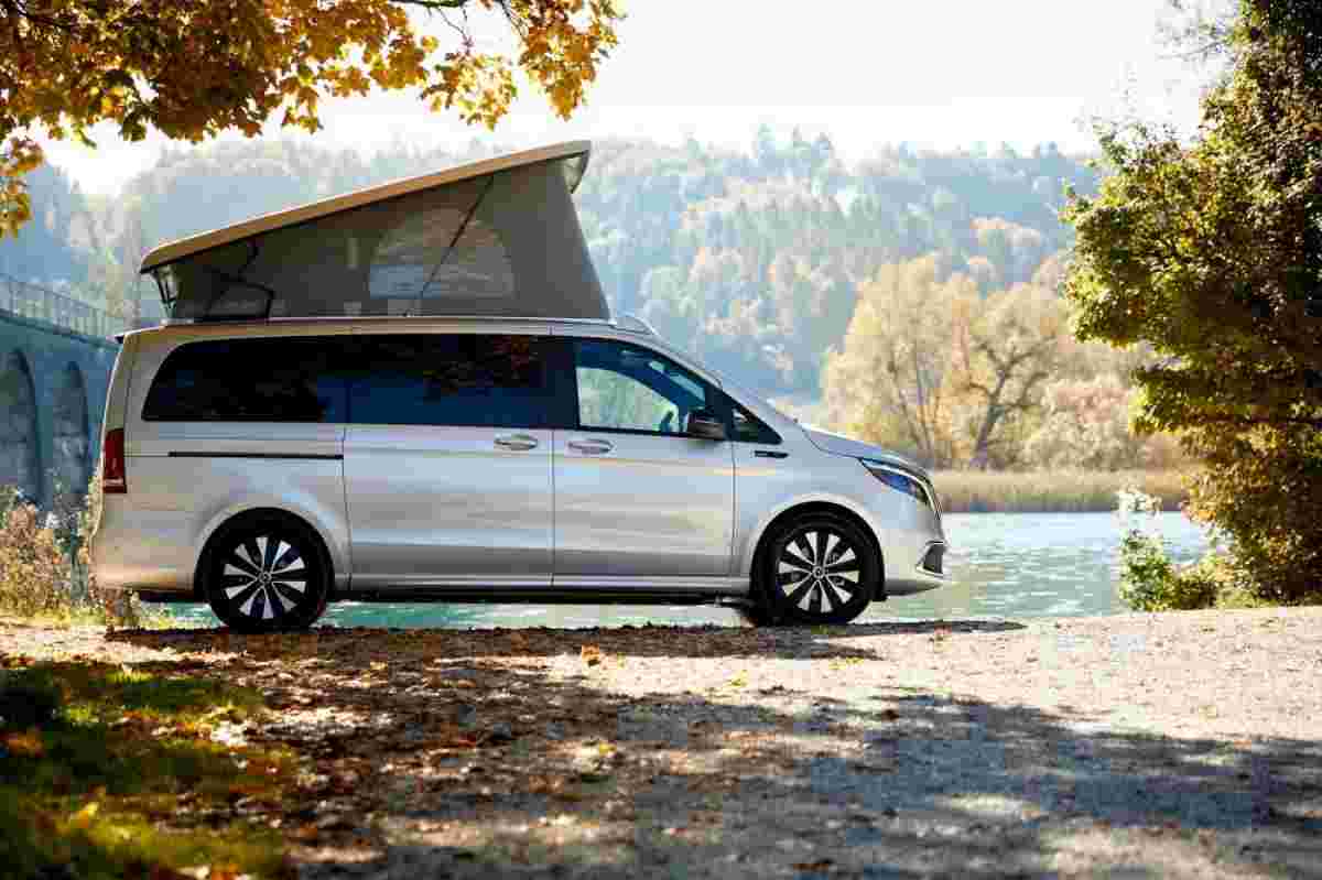 Автокемпер на базі Mercedes-Benz EQV