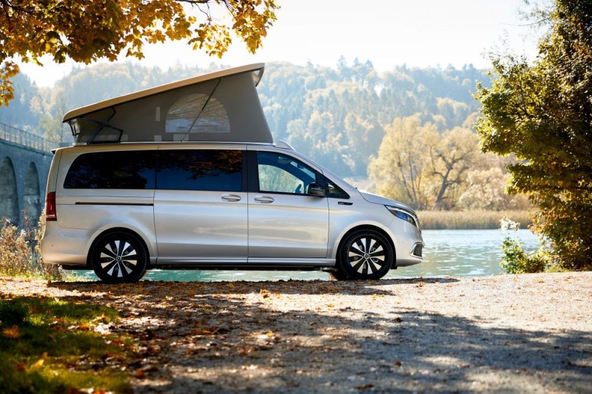 Mercedes-Benz представив туристичний електро-мінівен EQV