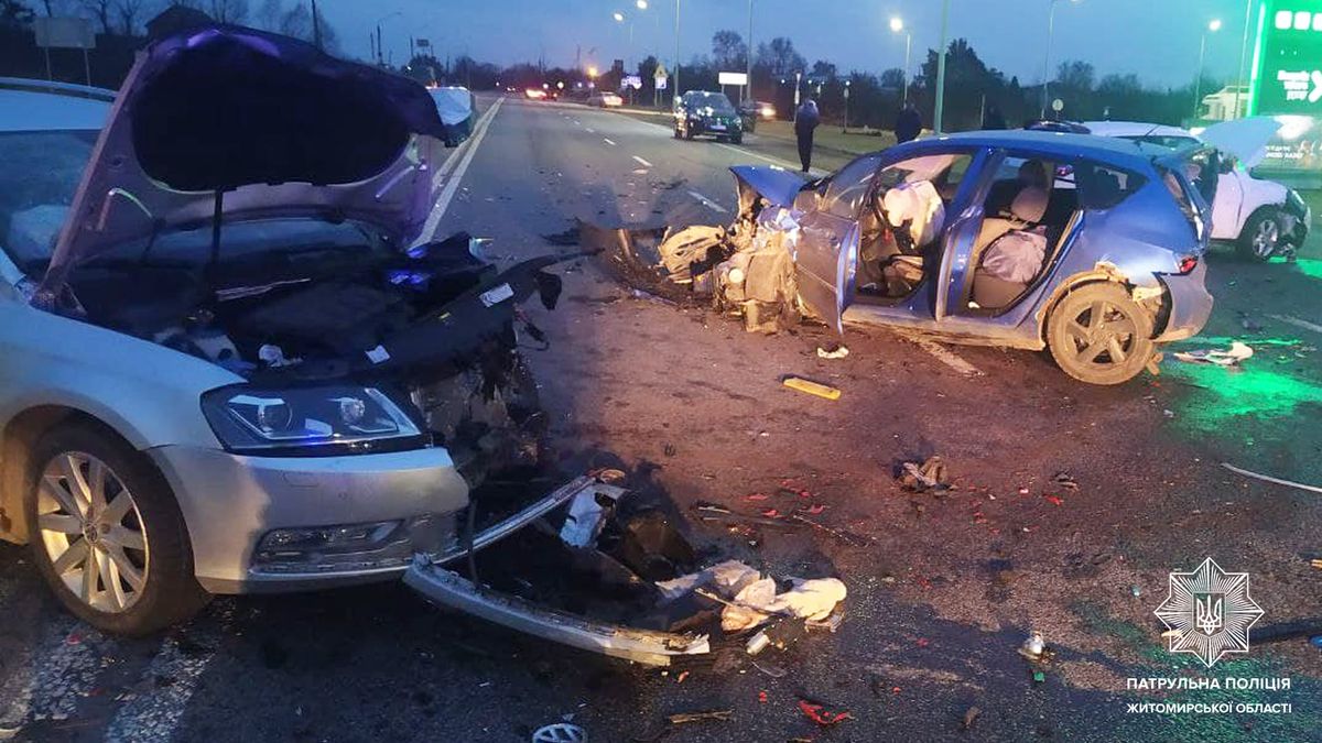 Біля Житомира трапилась ДТП за участі 5 автомобілів, є потерпілі