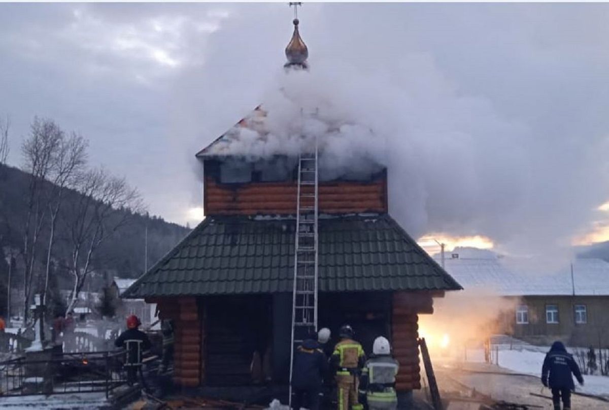 На Стрийщині горіла церковна дзвіниця