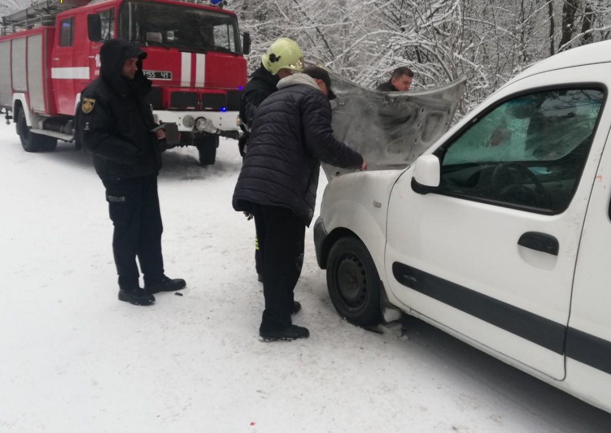 У Львові під час руху загорівся автомобіль