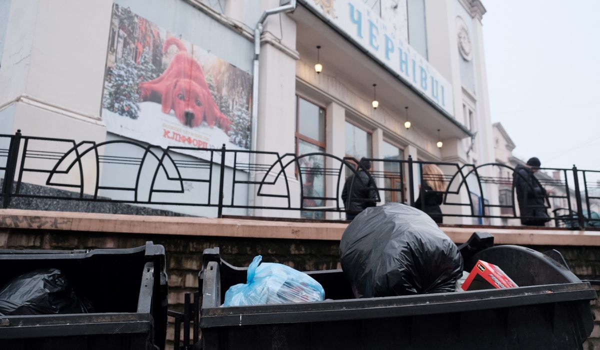 У центрі Чернівців за 1,2 млн грн встановлять підземні смітники 