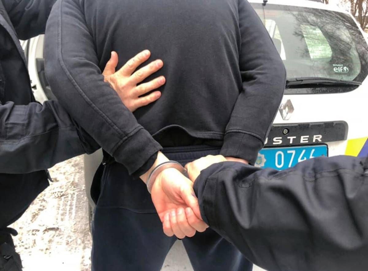Під час сварки у Франківську 57-річний чоловік задушив 82-річну матір
