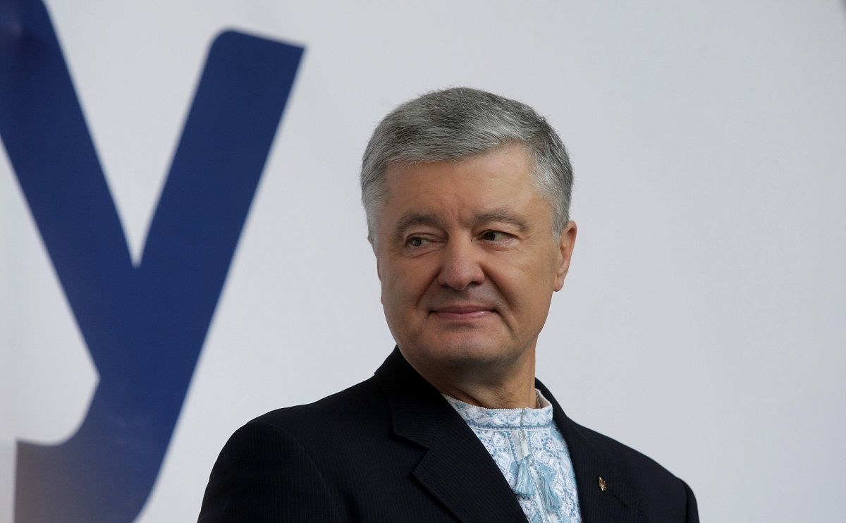 Адвокат Порошенка повідомив про ухвалу суду на його затримання