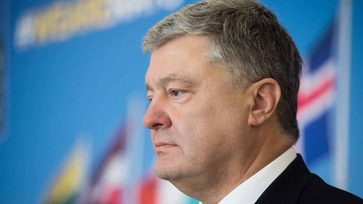 Запобіжний захід Порошенку обиратимуть одразу після його прибуття до України