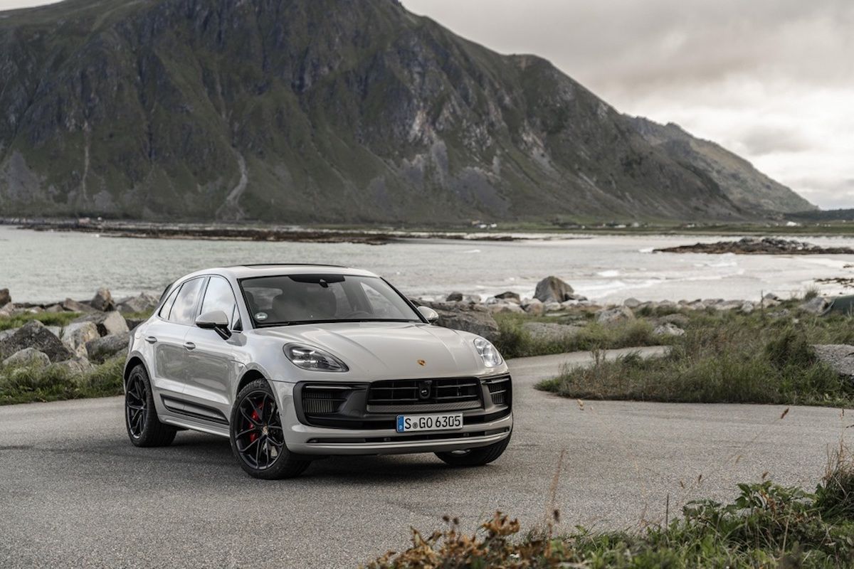 Торік компанія Porsche продала понад 300 тисяч автомобілів