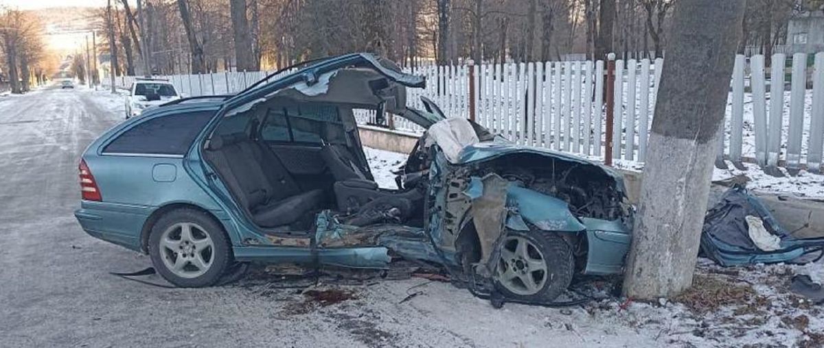 У Дрогобицькому районі п’яний водій в'їхав у електроопору