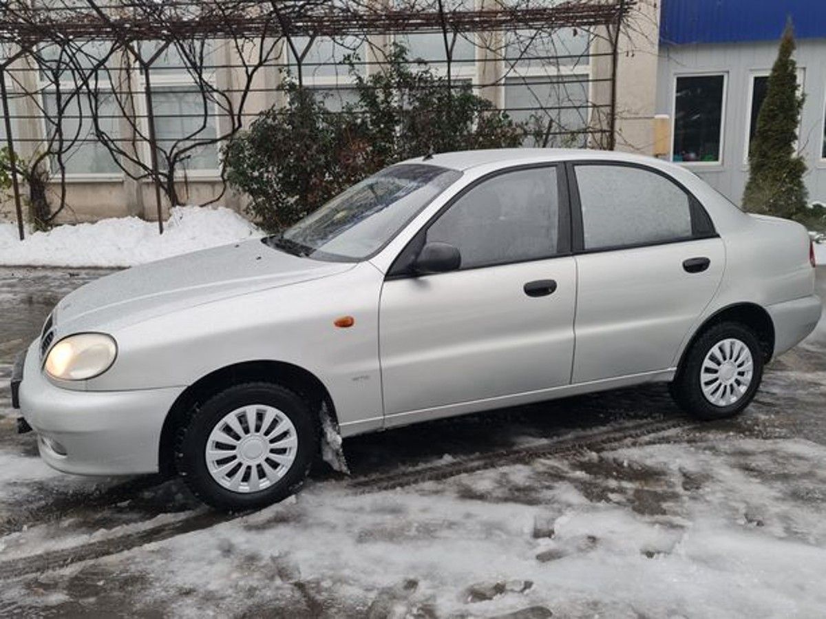 Мешканці тернопільського села утримували викрадача авто до приїзду поліції