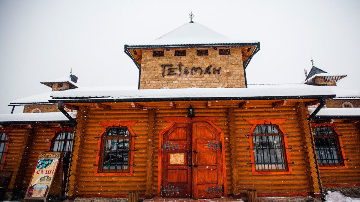 Після корпоративу у ресторані на Буковині отруїлись 18 туристів