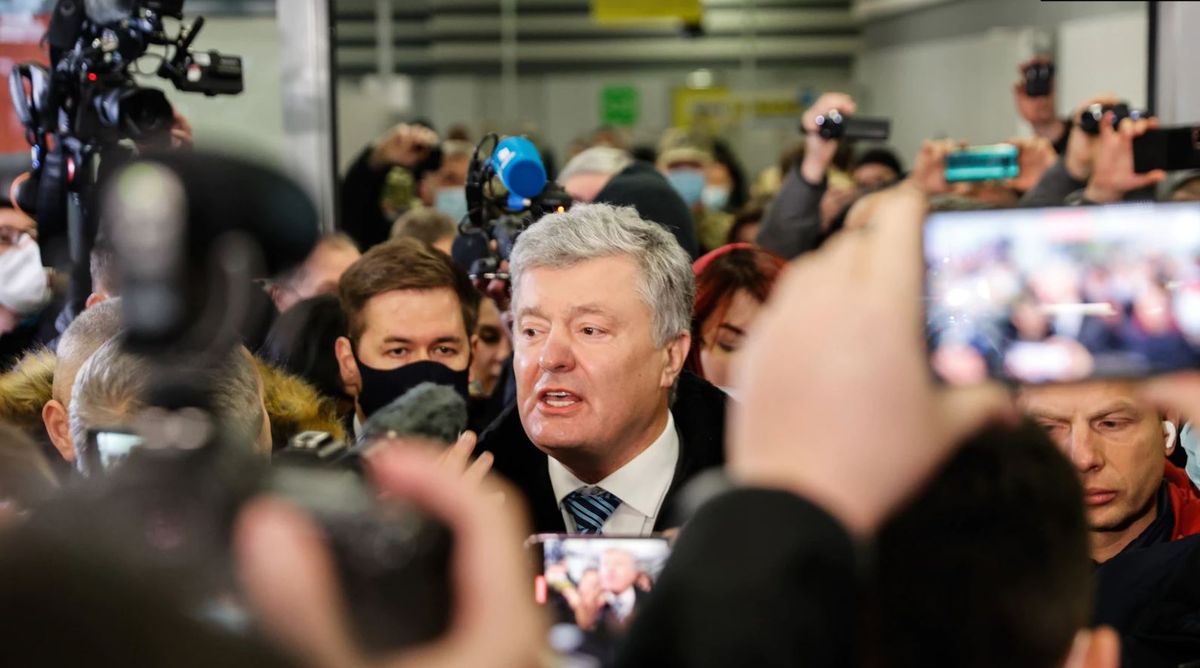 Суд відпустив Петра Порошенка під особисте зобов’язання